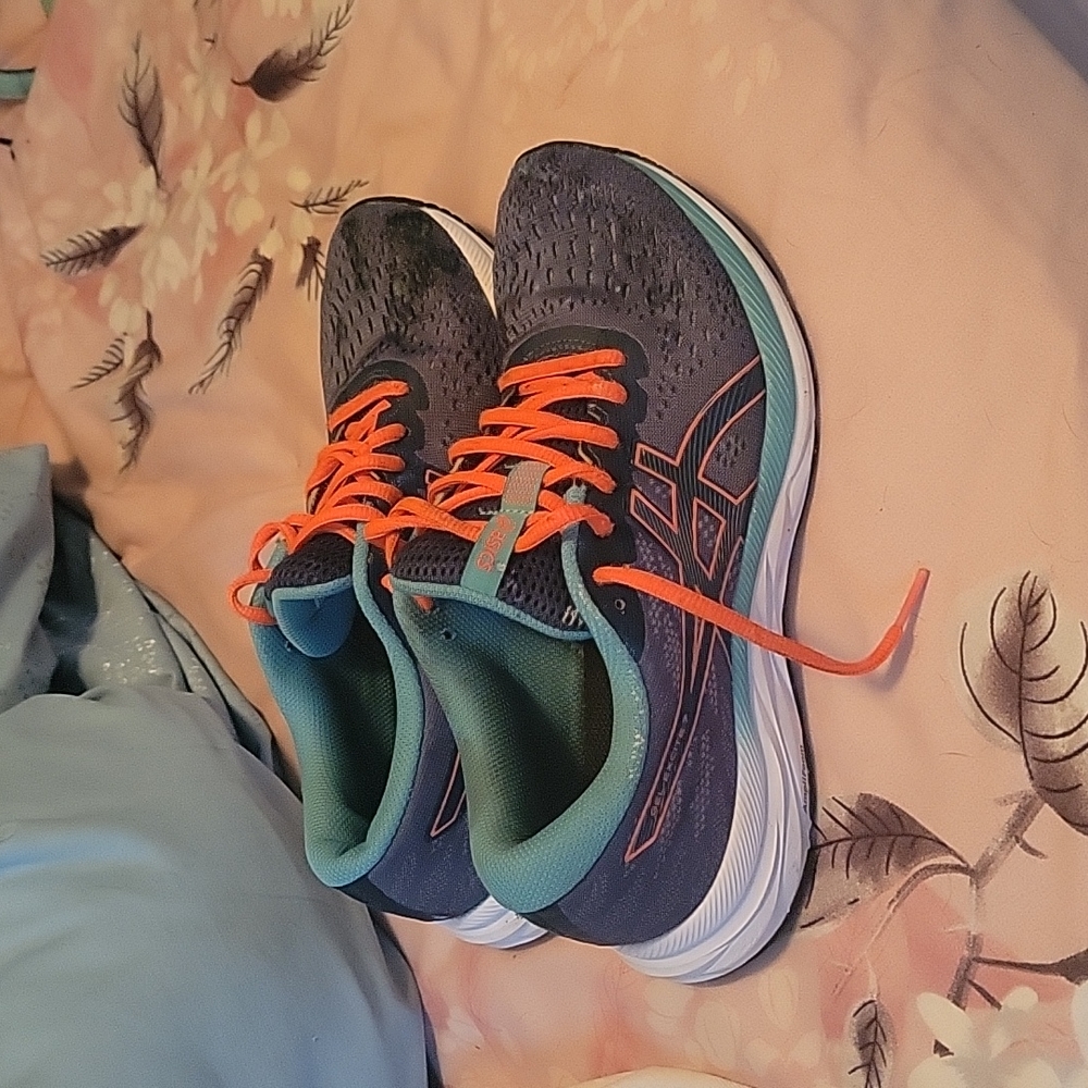 Running shoes